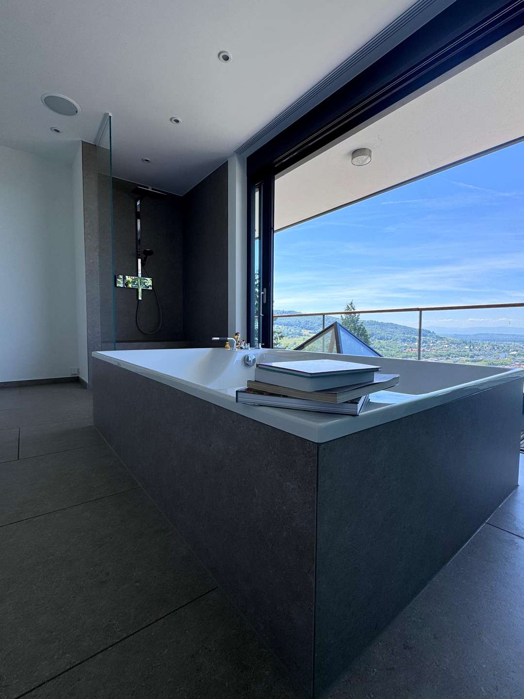 Baden mit Blick in die Ferne